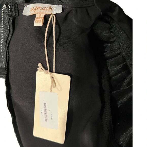 CIDER Chiffon Puff Sleeve Plunge Neck Blouse Size S NWT - Picture 8 of 8